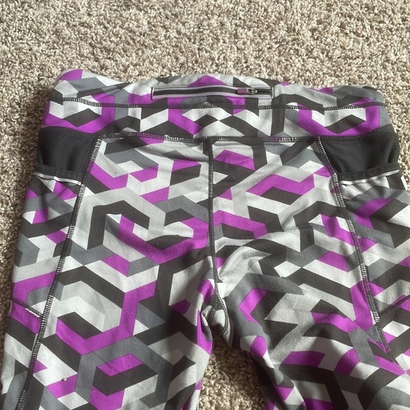 Athleta purple and grey patterned crop legging - Picture 8 of 8